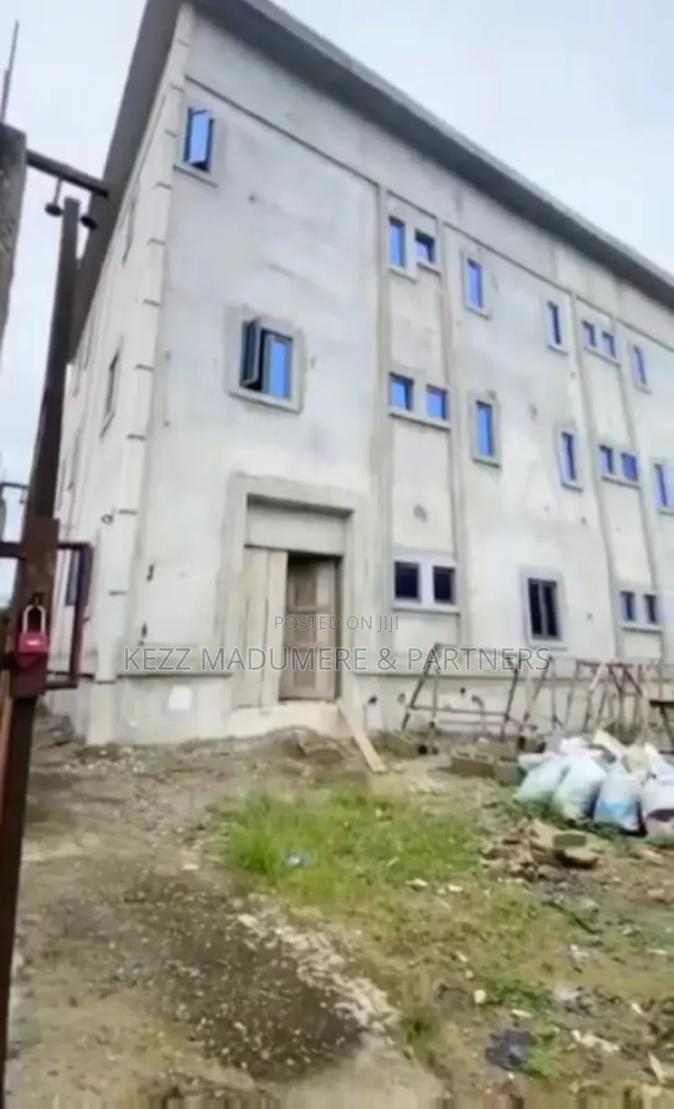 For Sale : 21 Rooms Uncompleted Hotel in Rukpokwu, Port Harcourt