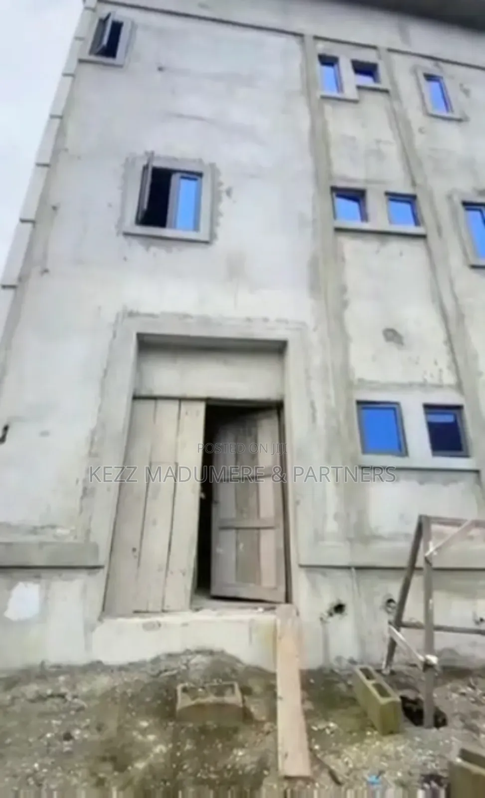 For Sale : 21 Rooms Uncompleted Hotel in Rukpokwu, Port Harcourt