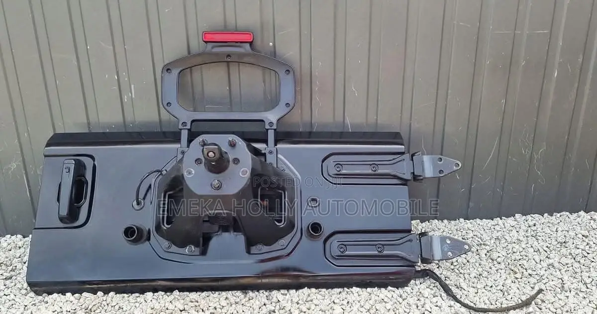 Oem Jeep Wrangler Rear Tailgate Spare Tire Mount (2020-2022)