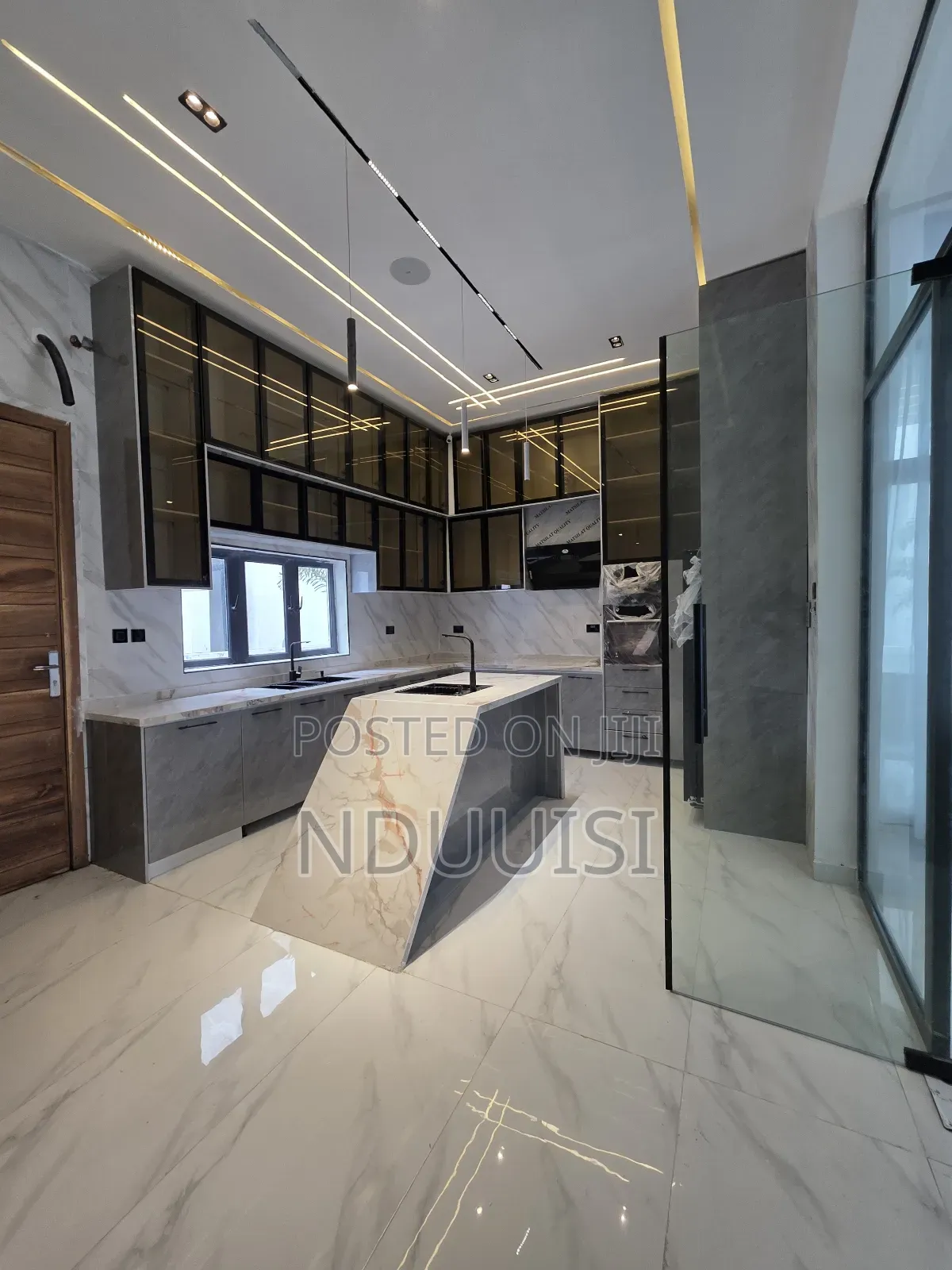 5bdrm Duplex in Discovery Estate, Lekki Phase 1 for sale