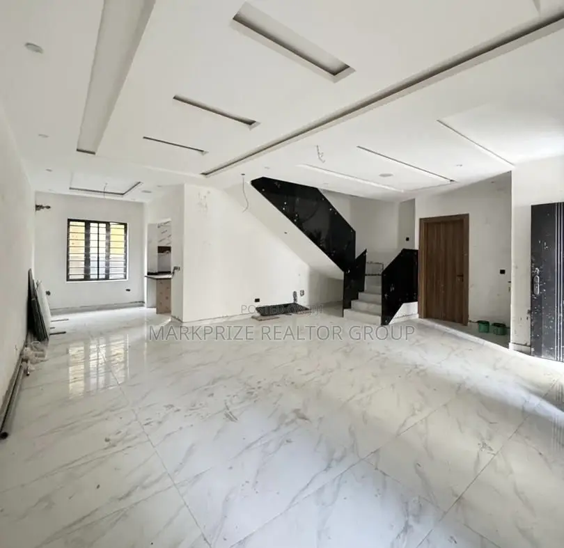 4bdrm Duplex in Omole Phase 2 Lagos for sale
