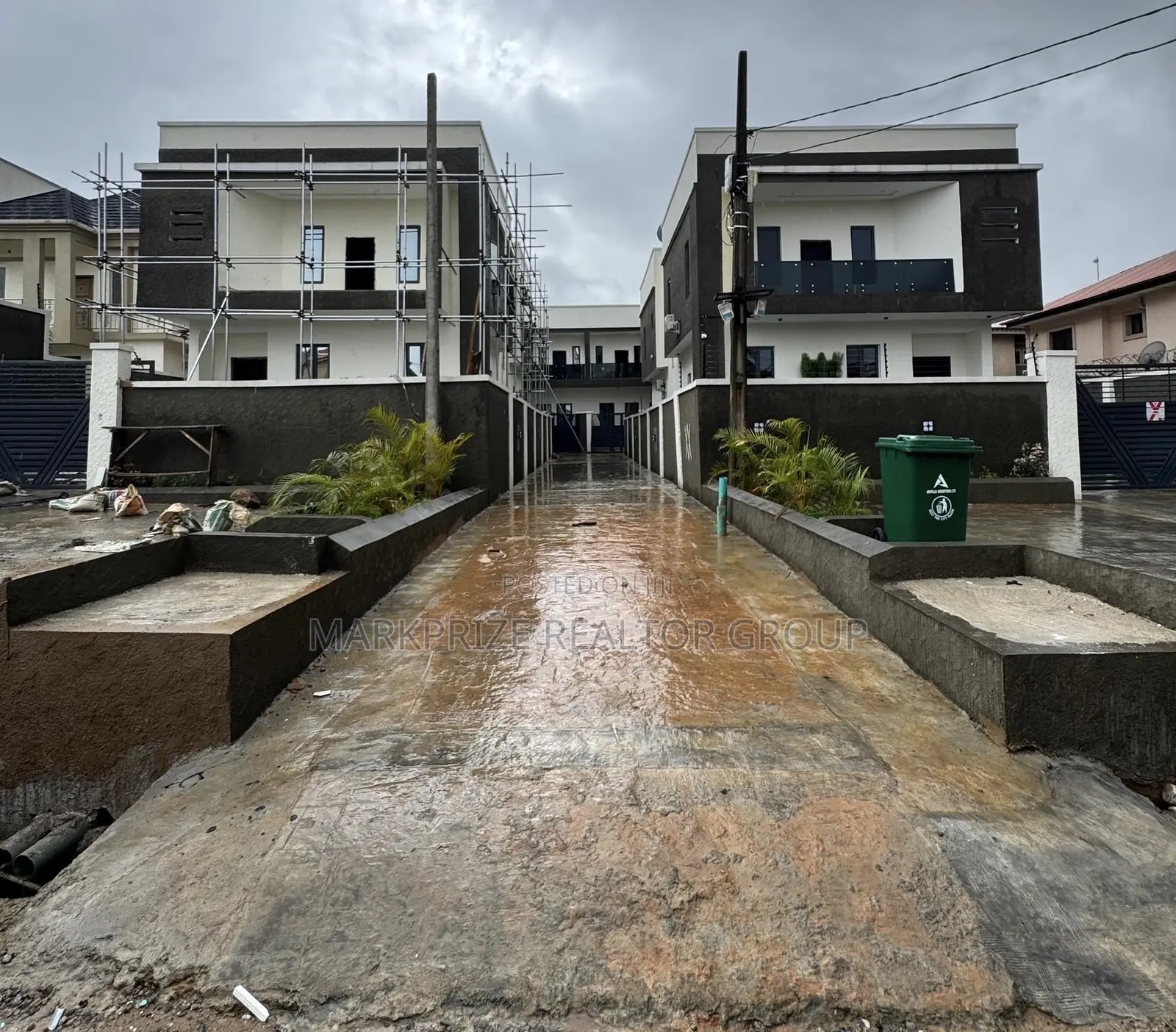 4bdrm Duplex in Omole Phase 2 Lagos for sale