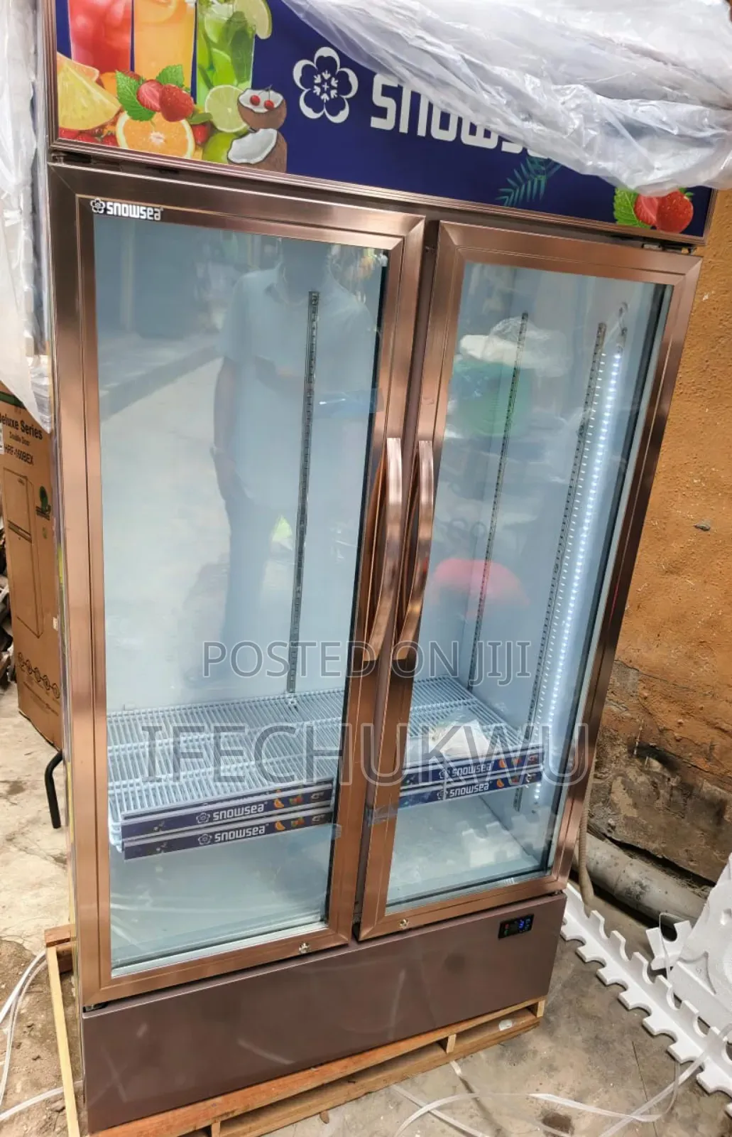 Original Snowsea 700litters Doors Showcase Glass With Led Light