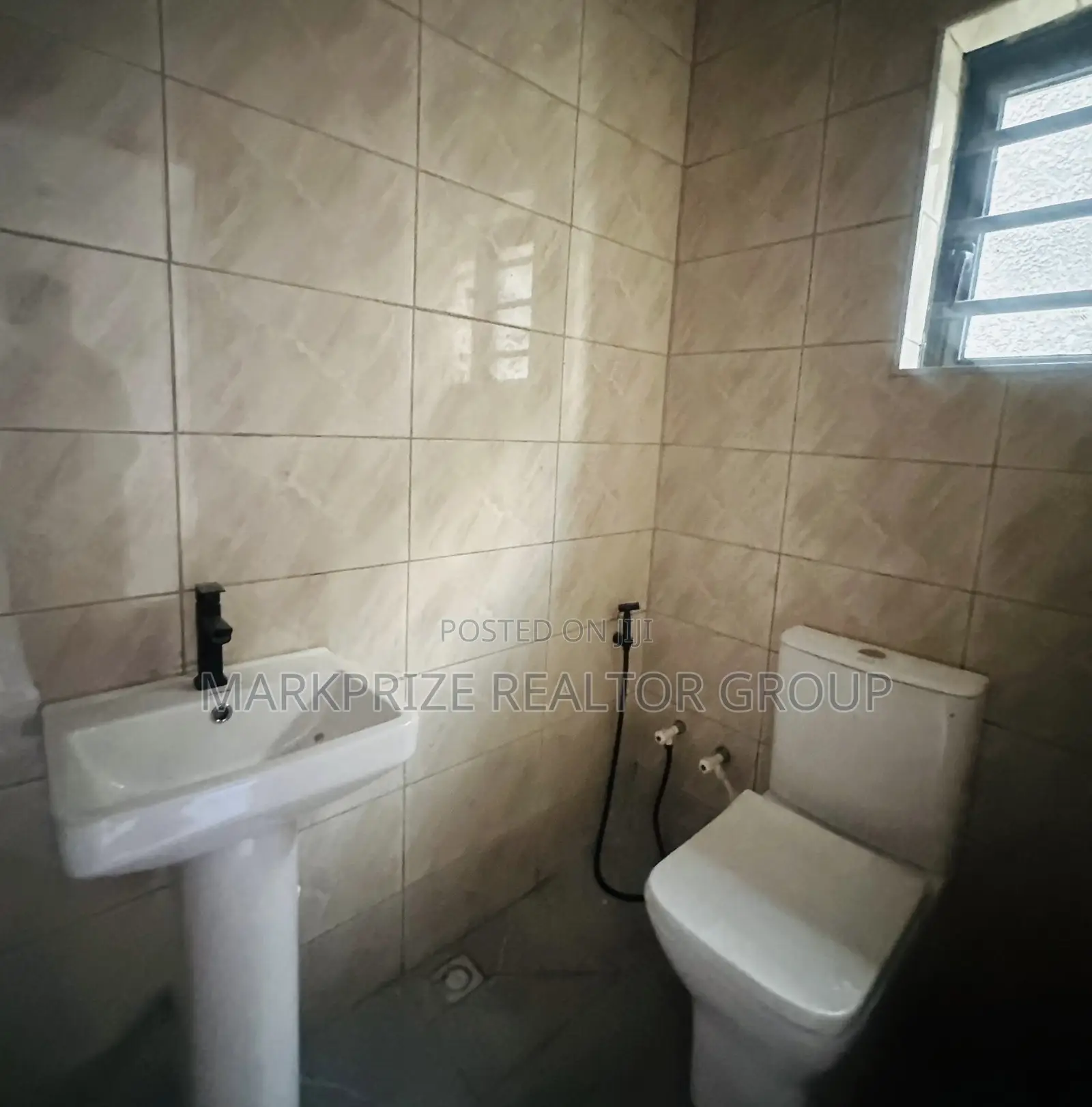 4bdrm Duplex in Agege Lagos for sale