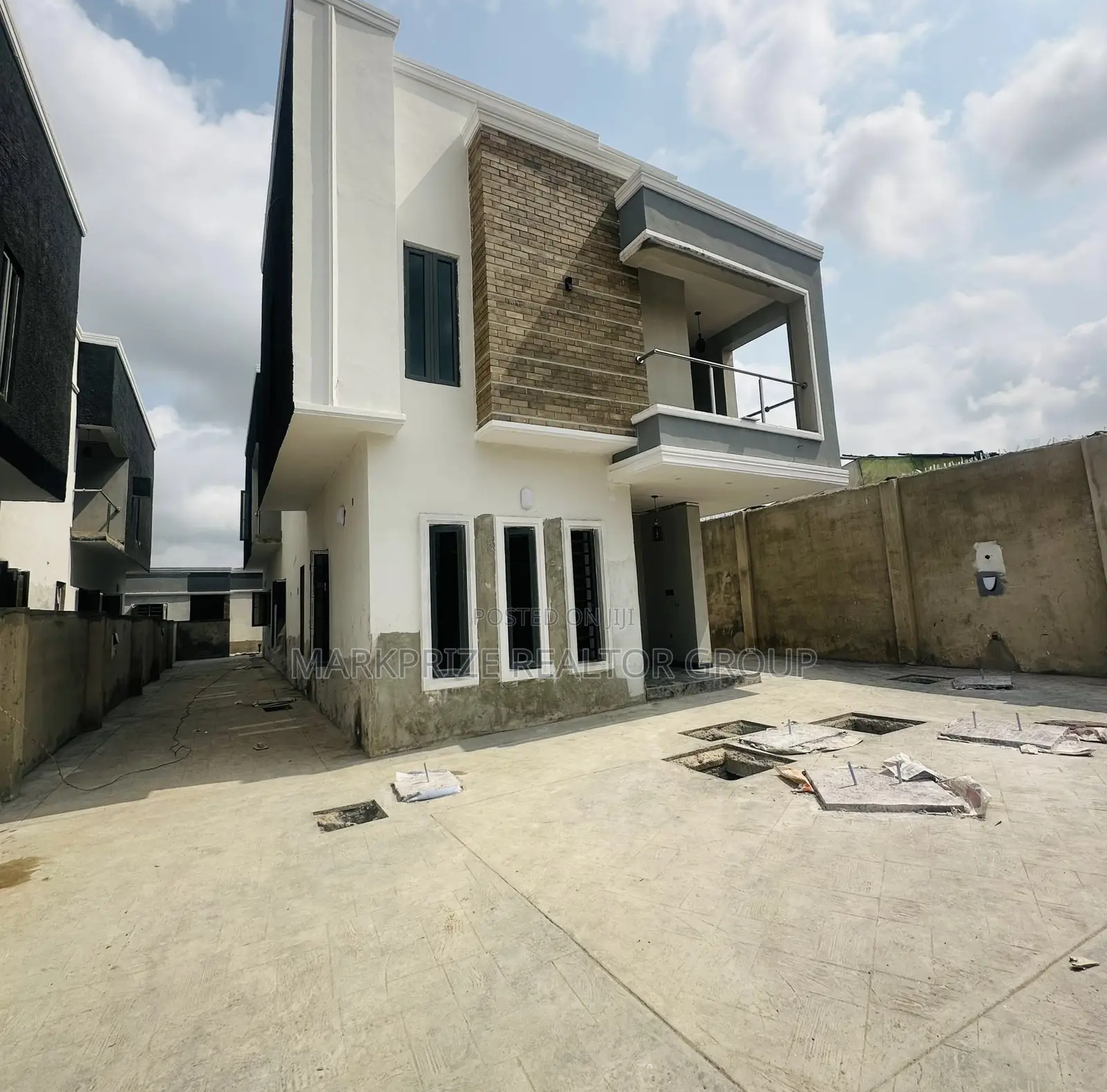 4bdrm Duplex in Agege Lagos for sale