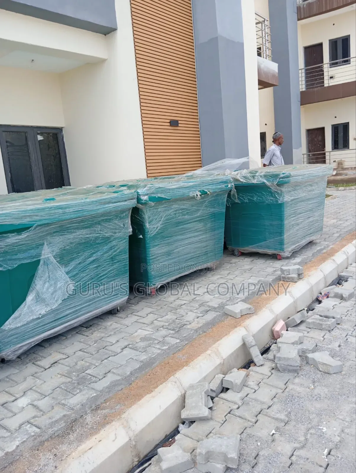 1100 Litres Big Foreign Plastic Top Notch Industrial Wastebin