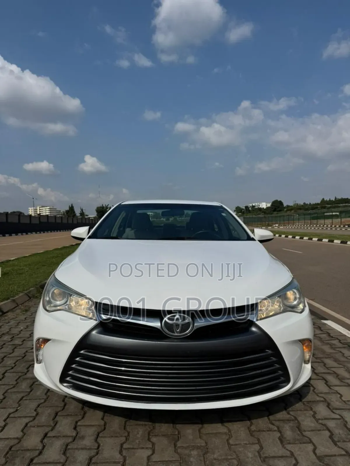 Toyota Camry LE 4dr Sedan (2.5L 4cyl 6A) 2015 White