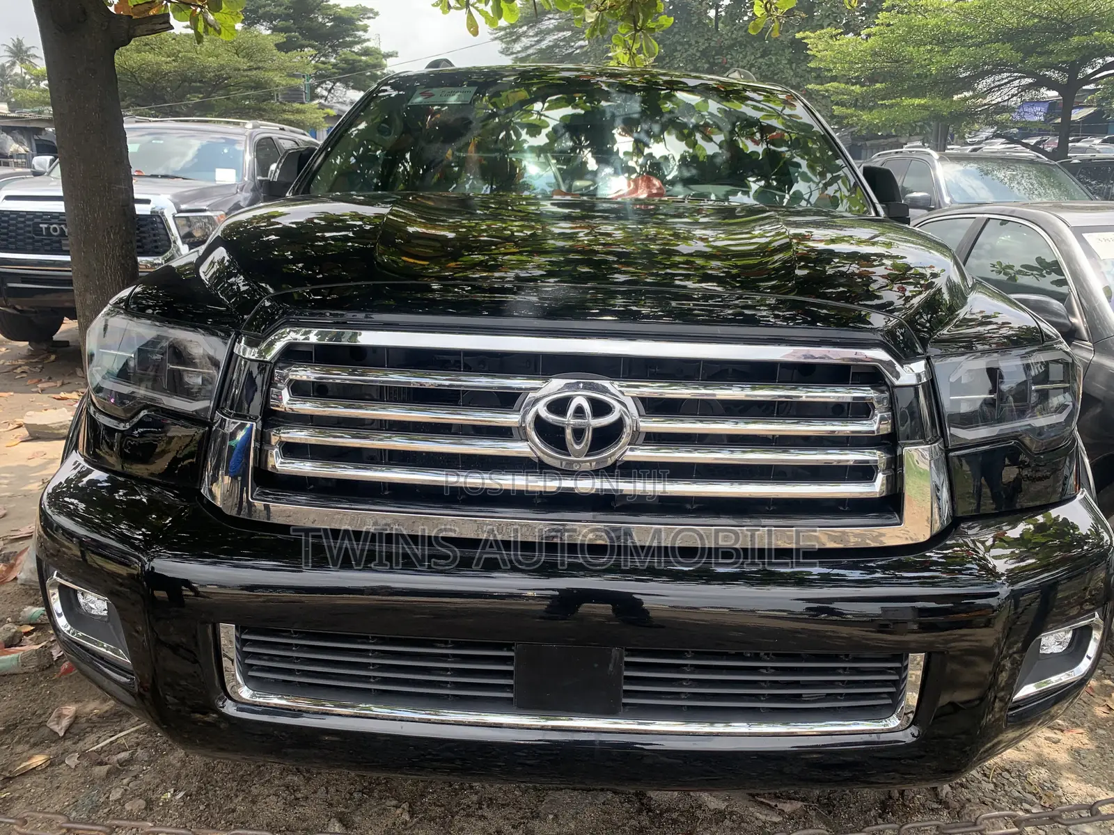 Toyota Sequoia Platinum 4x4 2018 Black