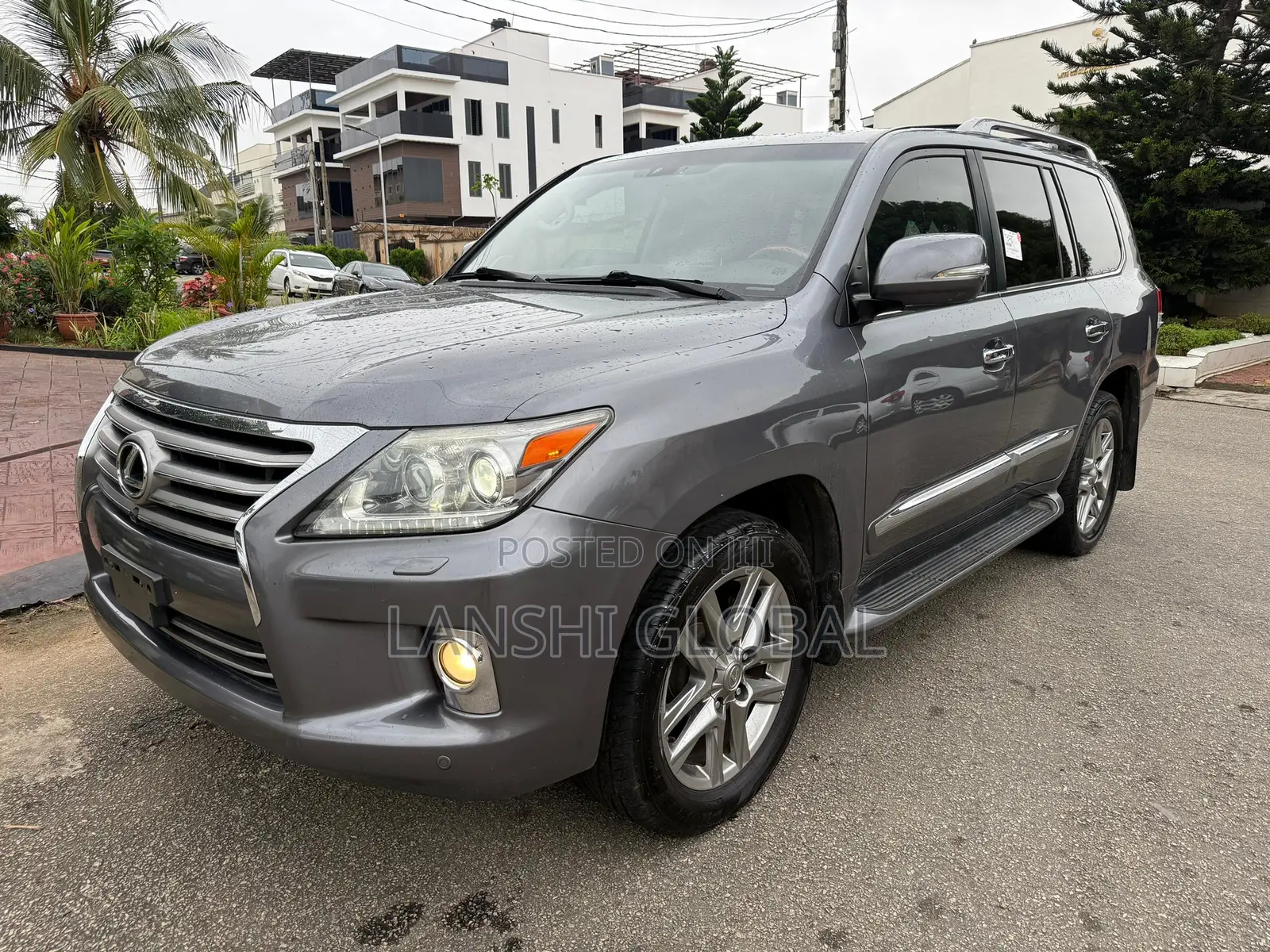 Lexus LX 570 AWD 2013 Gray