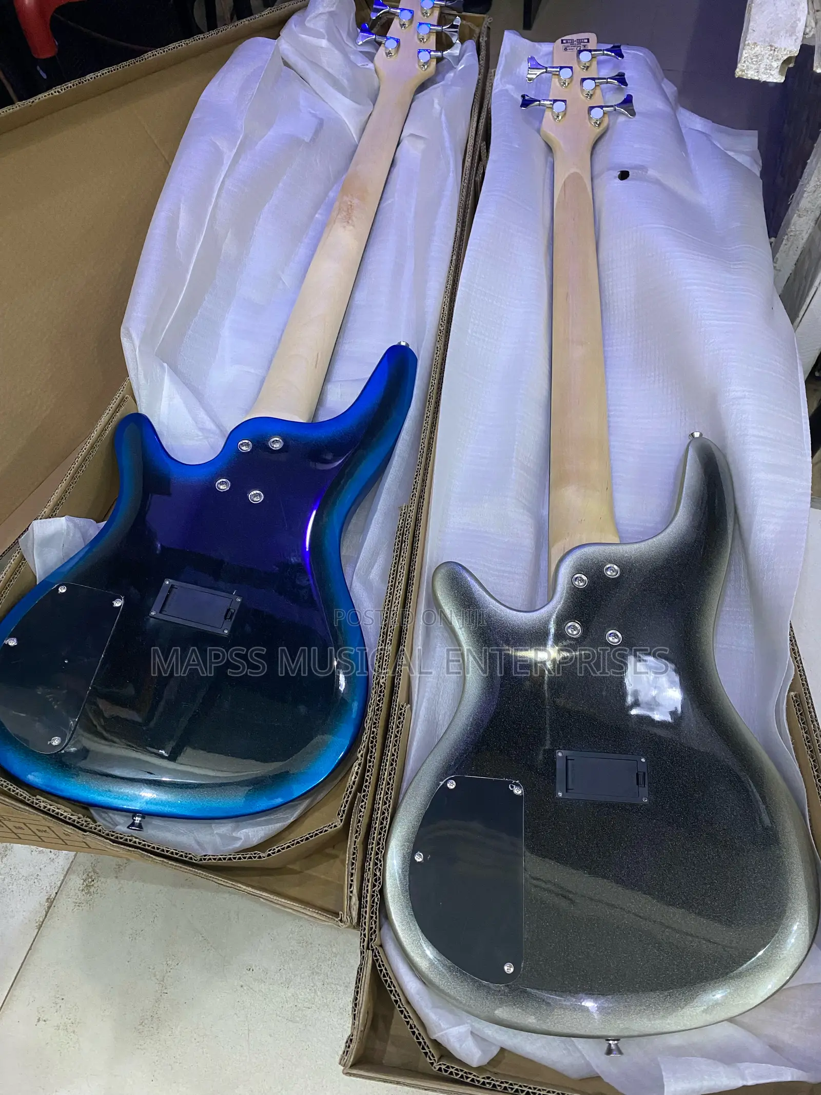 Ibanez Sr Standard Sr305e 5-String Electric Bass Guitar.
