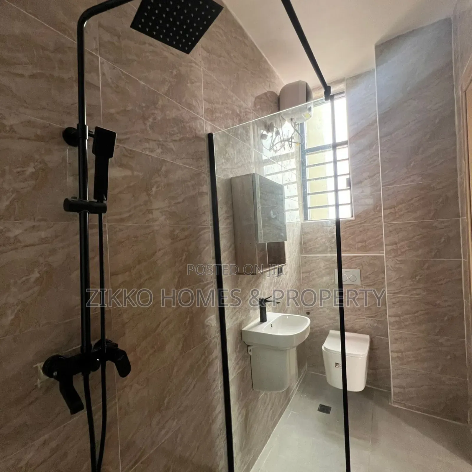 2bdrm Apartment in Ikota Gra, Lekki for sale