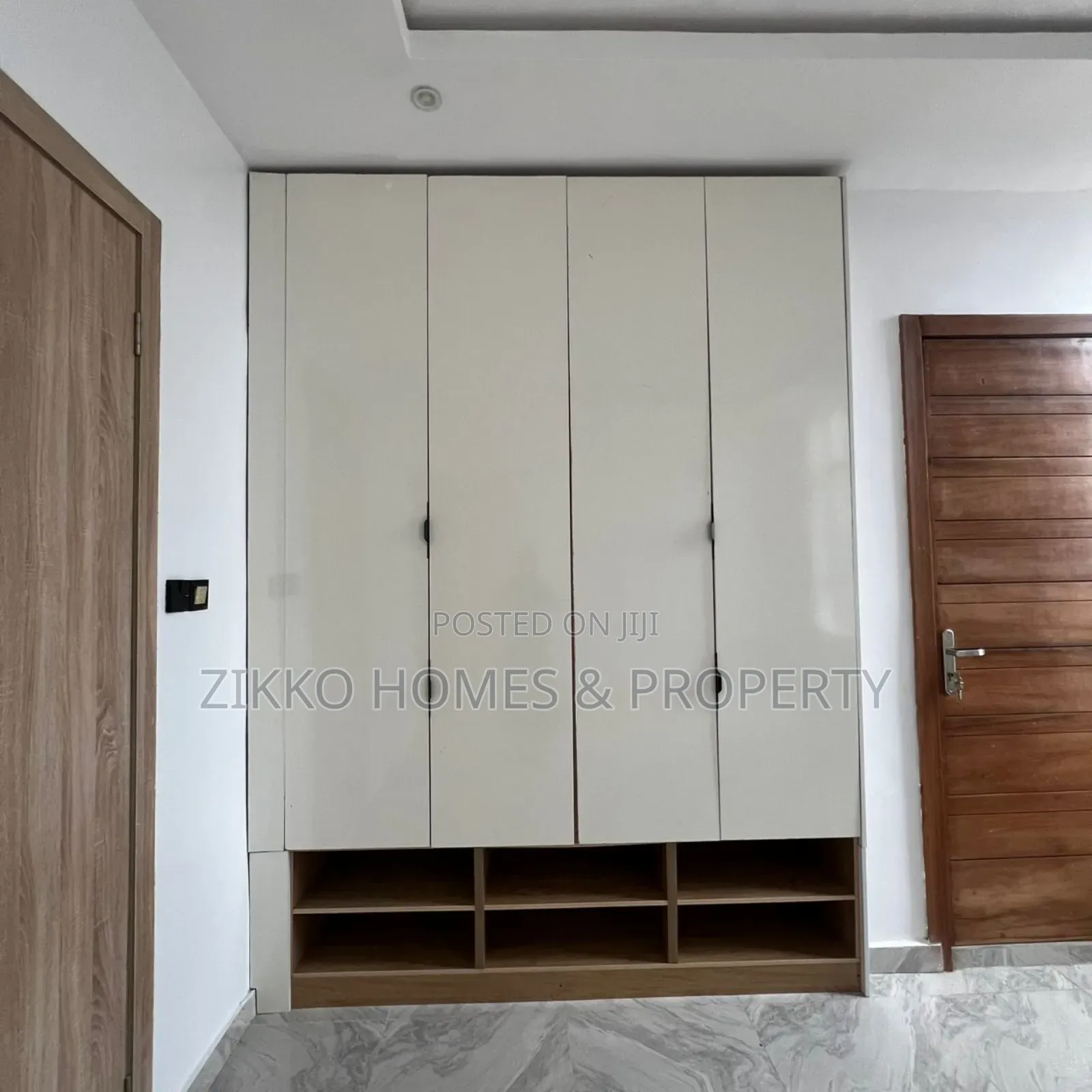 2bdrm Apartment in Ikota Gra, Lekki for sale