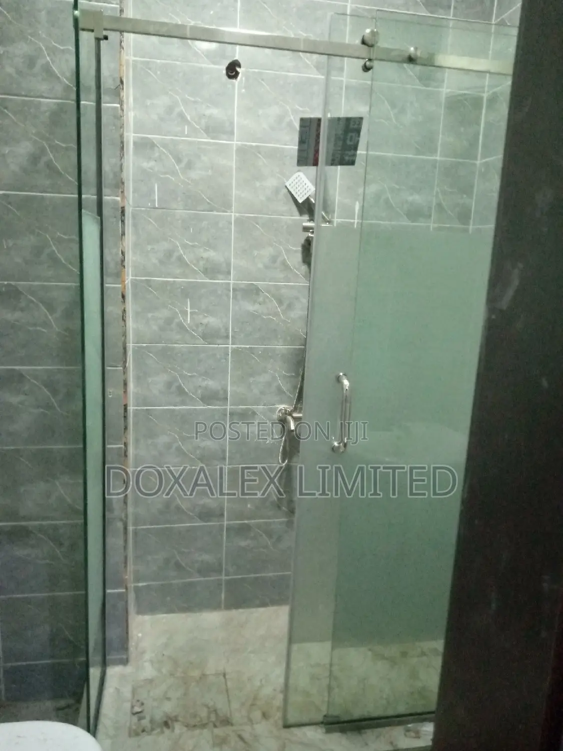 Shower Cubicles With Tampered Glass