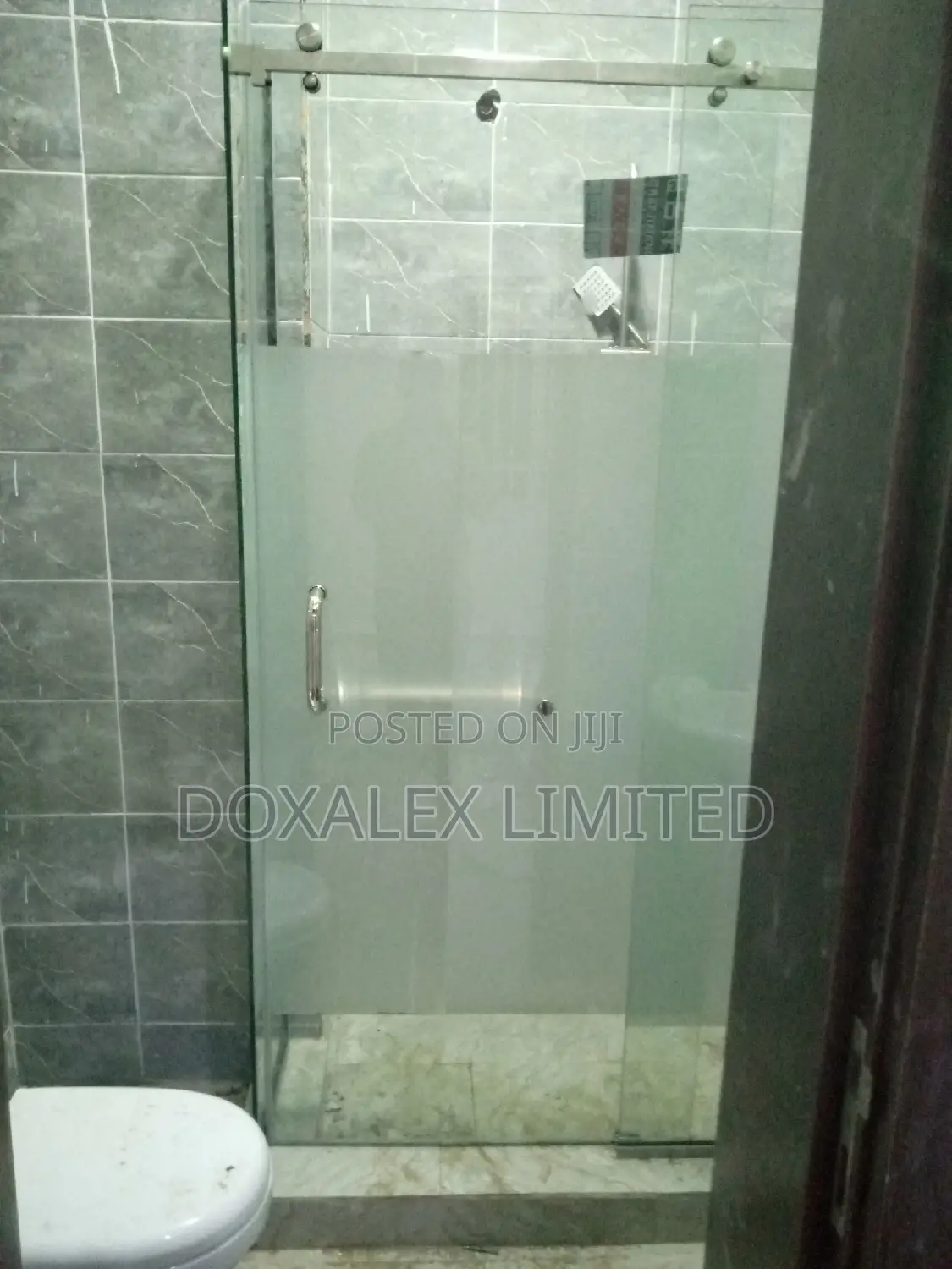Shower Cubicles With Tampered Glass
