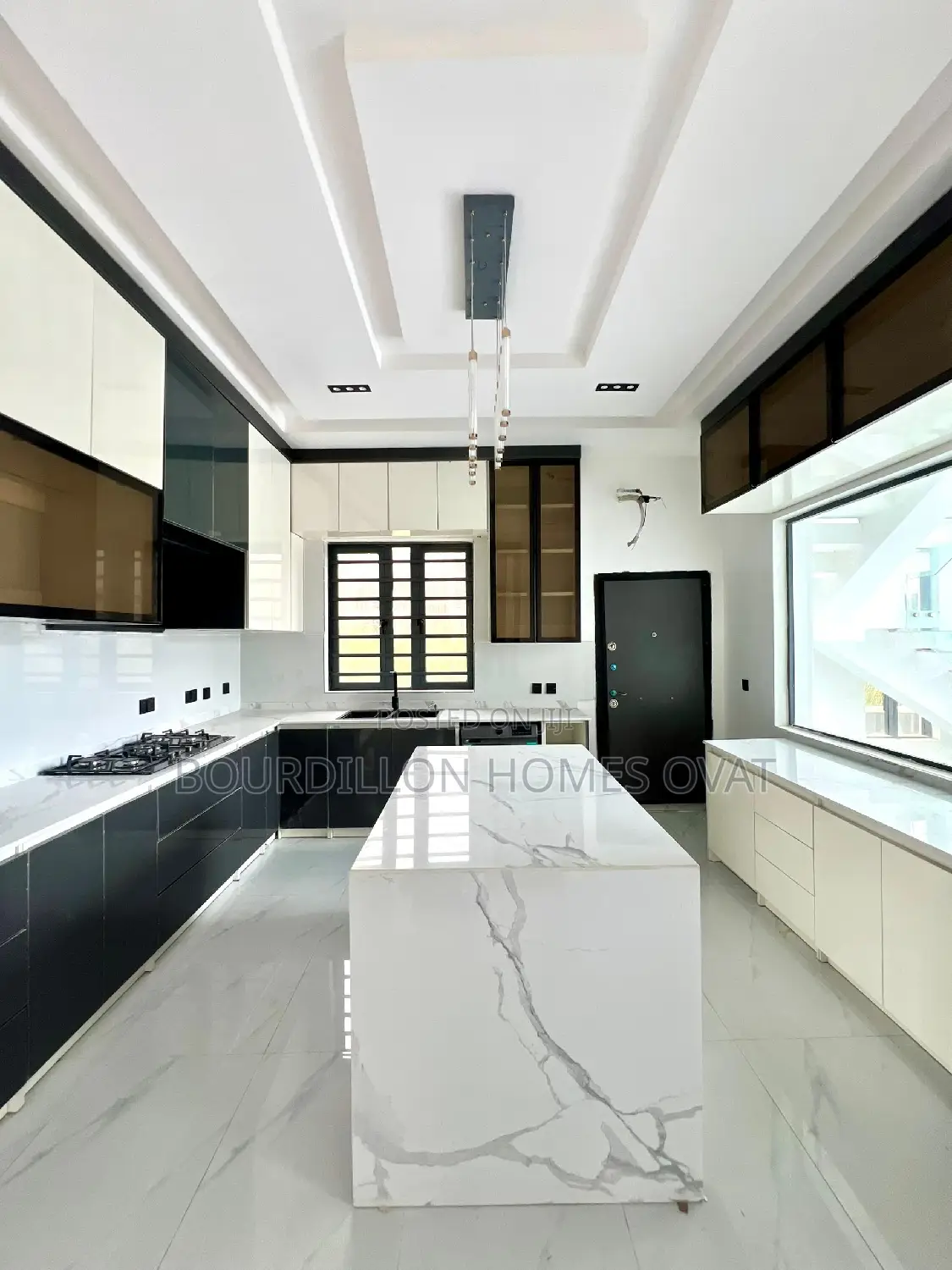5bdrm Duplex in Ikota for sale
