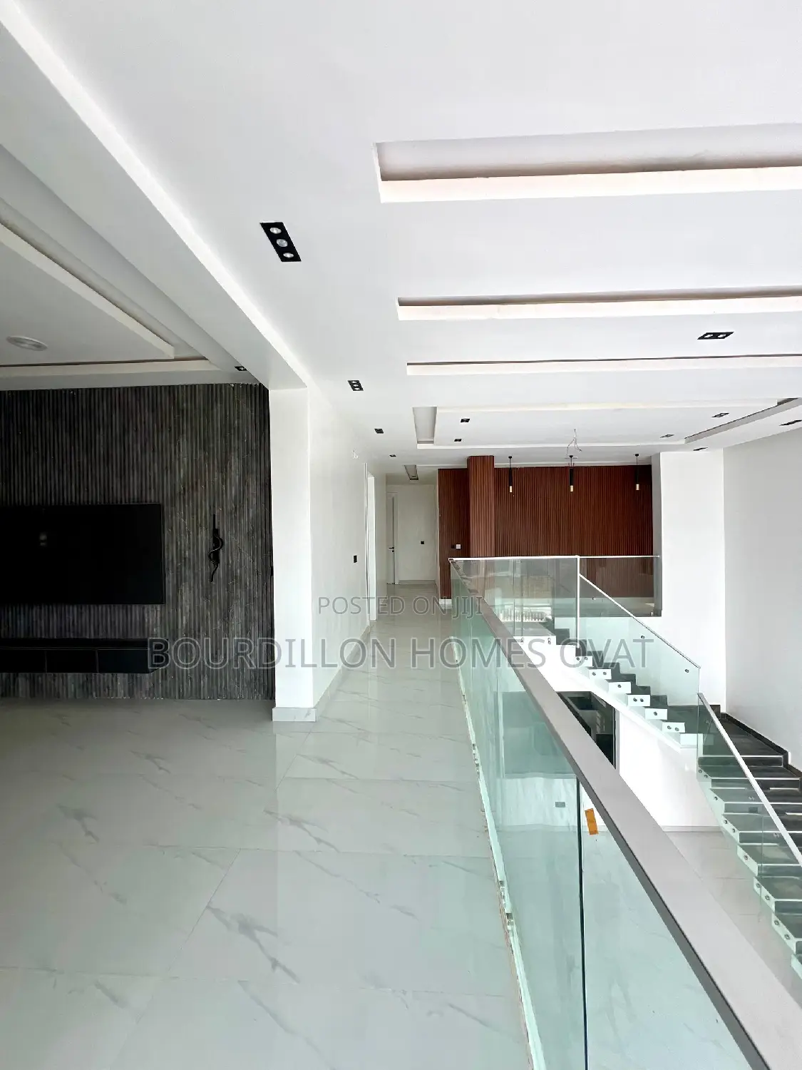 5bdrm Duplex in Ikota for sale