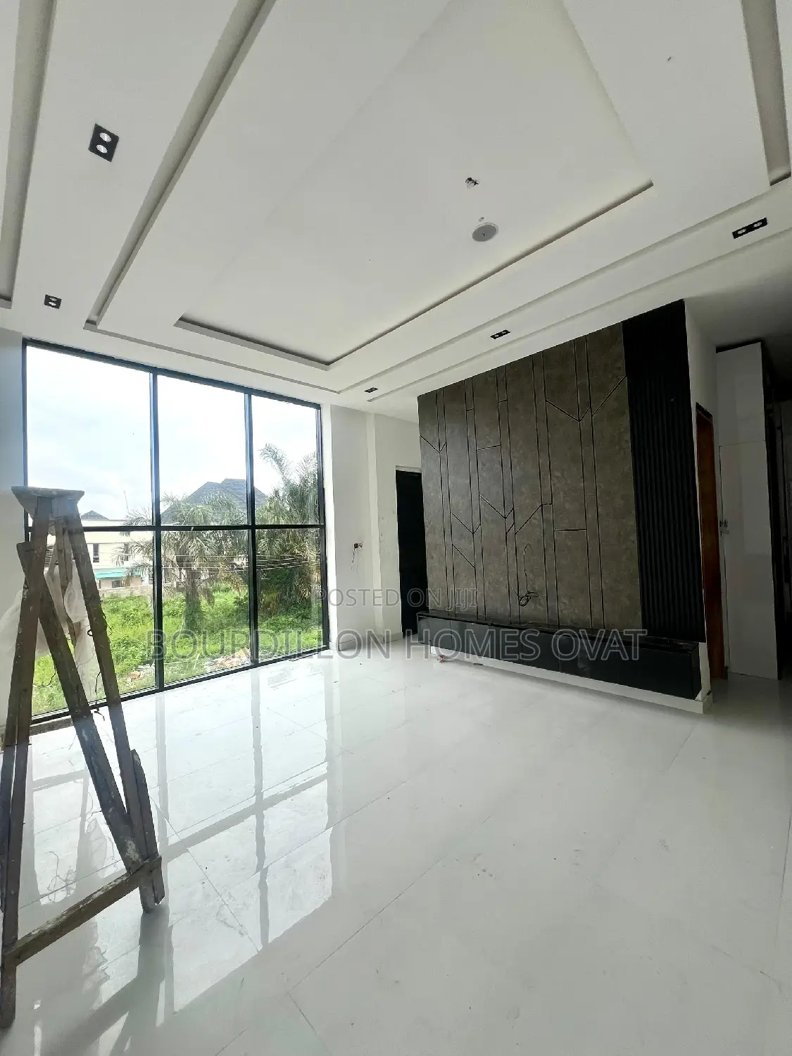 5bdrm Duplex in Ikota for sale