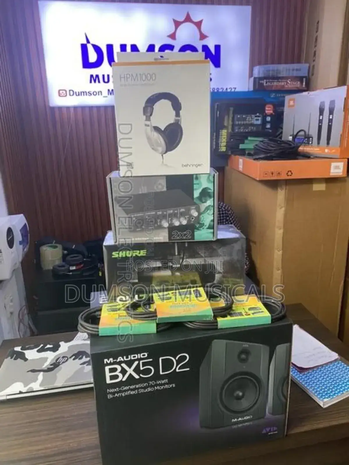 Bx5d2 M-Audio Studio Monitor,Shure Sm7b Mic,M-Audio Soundcard,Hpm1000