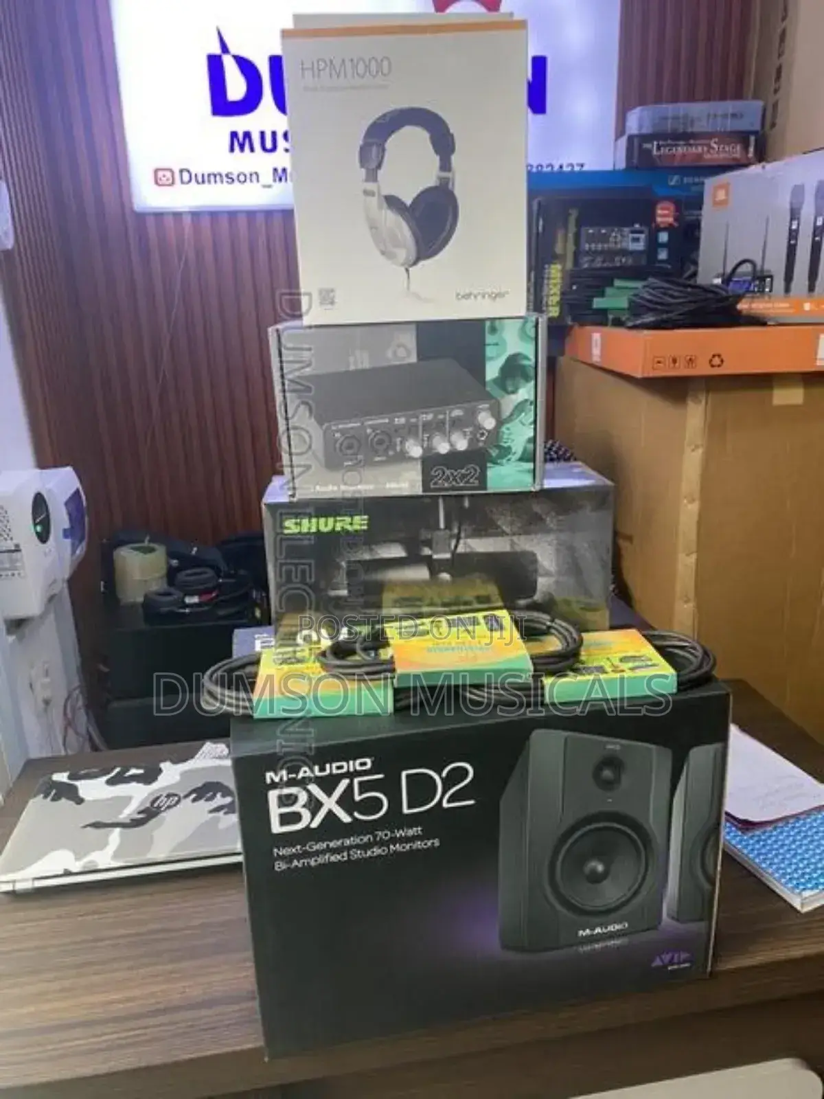 Bx5d2 M-Audio Studio Monitor,Shure Sm7b Mic,M-Audio Soundcard,Hpm1000