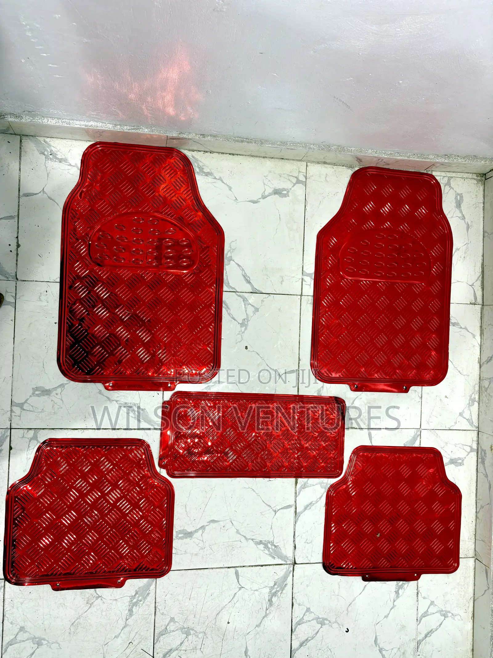 5 Seater Red Car Shining Mat