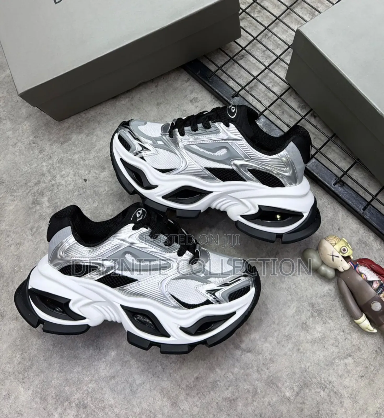 Omeat Luxury Sneakers