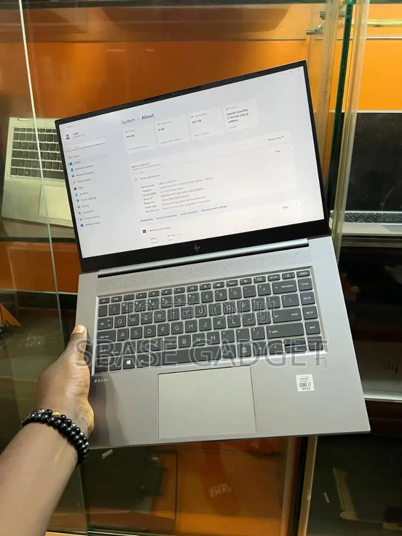 Laptop HP ZBook Firefly 15 G7 3GB Intel Core I7 SSD 1T