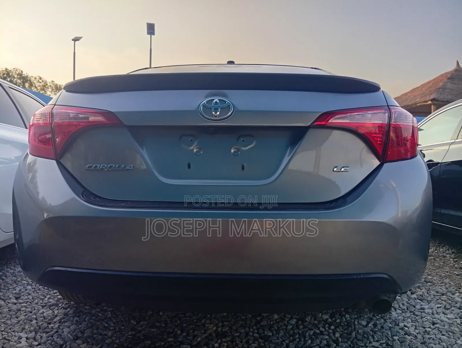 Toyota Corolla LE (1.8L 4cyl 2A) 2018 Gray