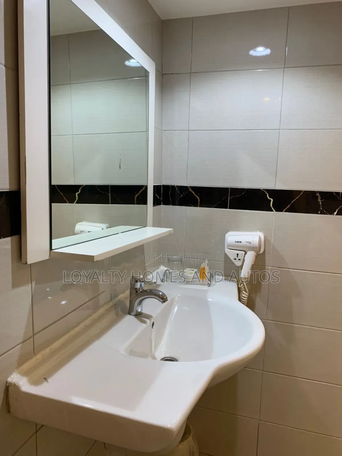Furnished 7bdrm Mansion in Banana Island, Ikoyi for sale