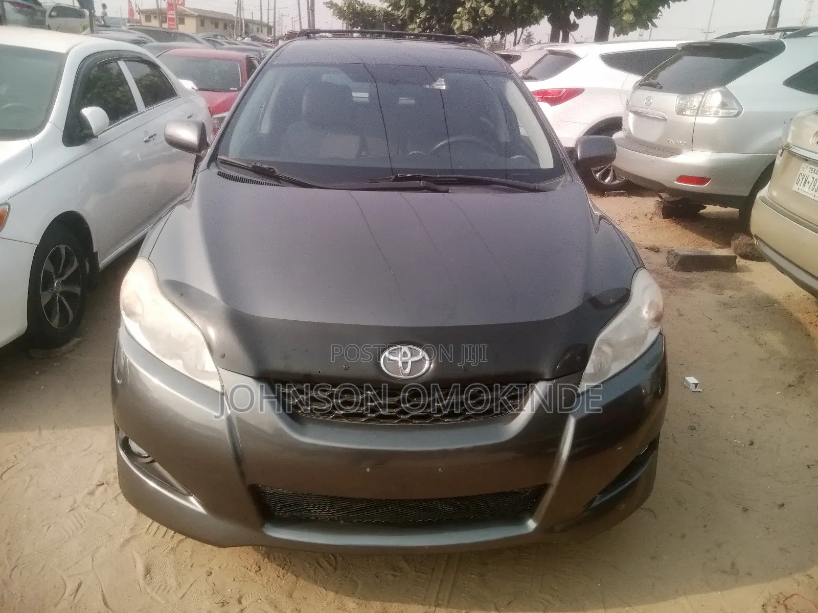 Toyota Matrix L Hatchback FWD (1.8L 4cyl 5M) 2012 Gray