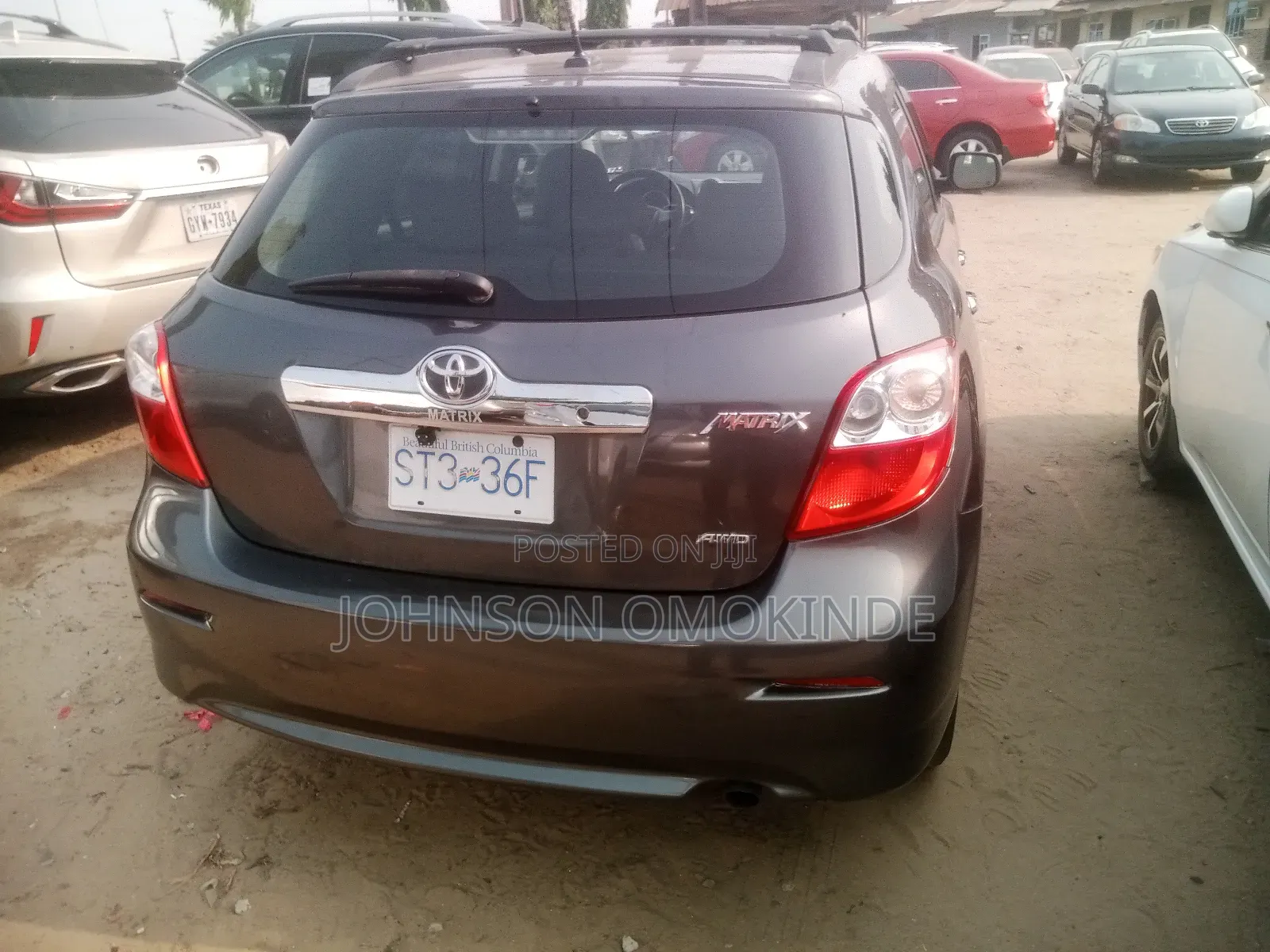 Toyota Matrix L Hatchback FWD (1.8L 4cyl 5M) 2012 Gray