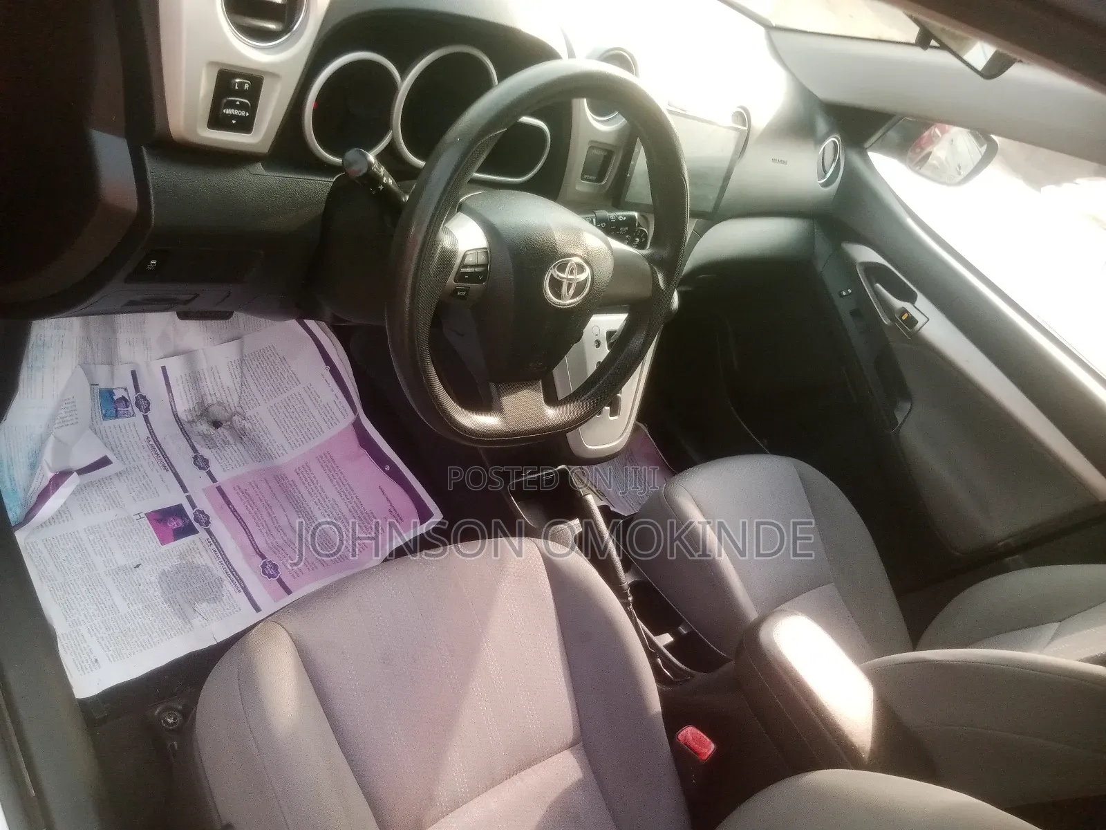 Toyota Matrix L Hatchback FWD (1.8L 4cyl 5M) 2012 Gray