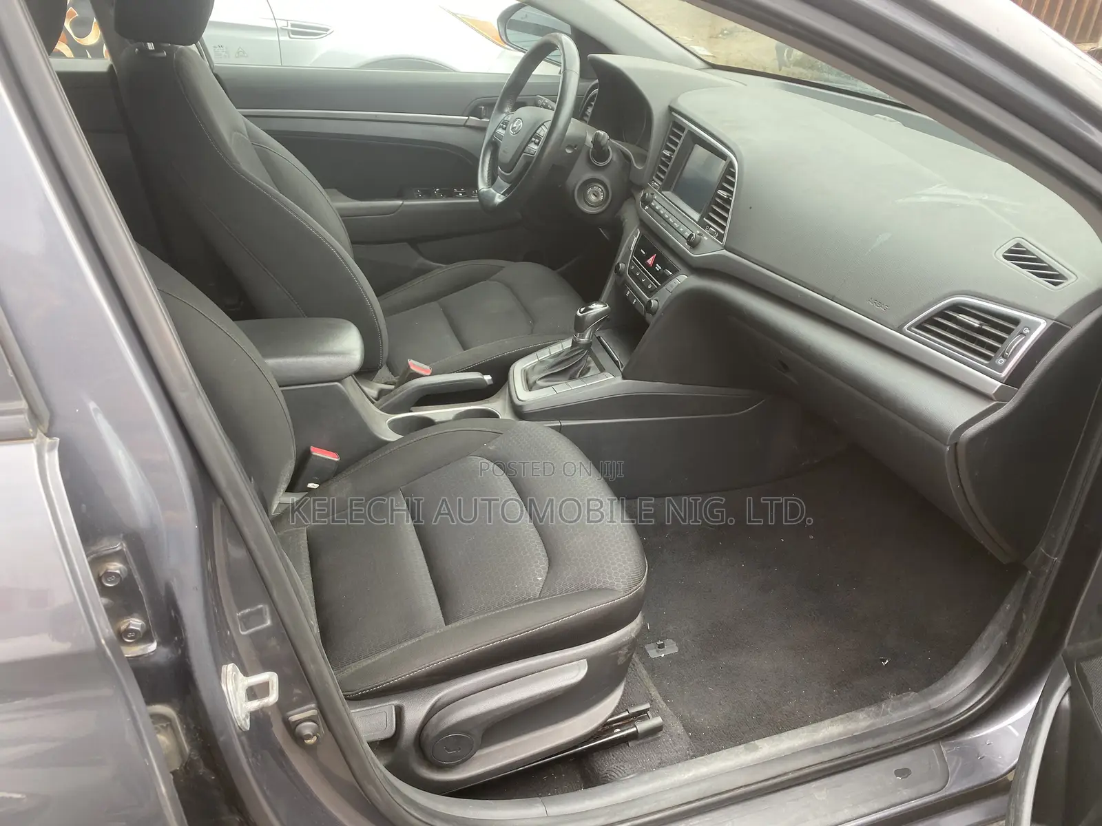 Hyundai Elantra SE Sedan FWD (1.8L 4cyl 6M) 2016 Gray