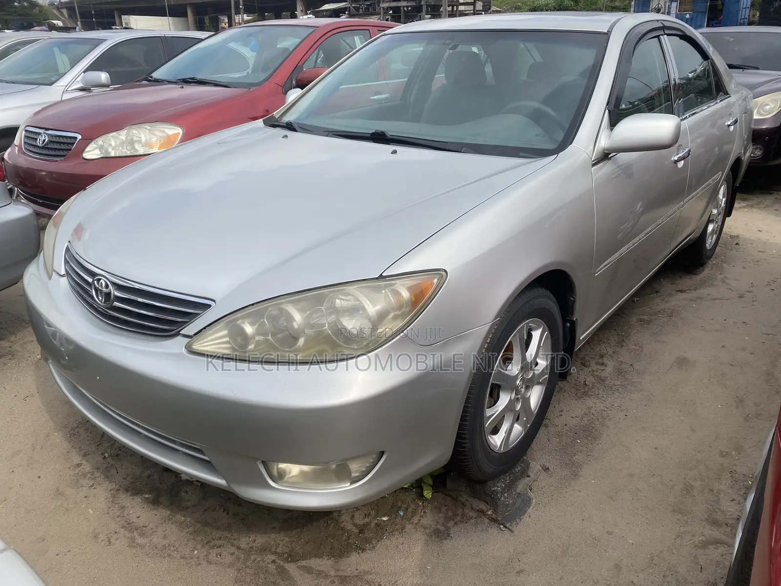 Toyota Camry XLE 4dr Sedan (2.4L 4cyl 5A) 2005 Silver