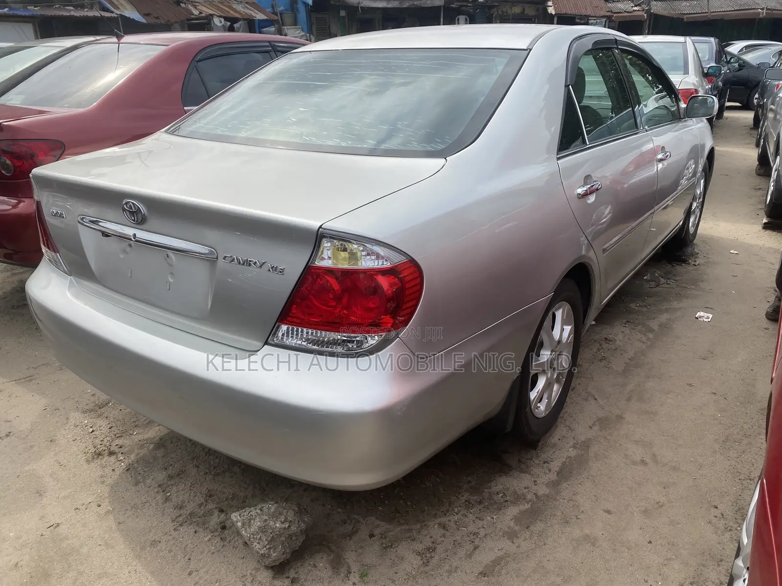 Toyota Camry XLE 4dr Sedan (2.4L 4cyl 5A) 2005 Silver