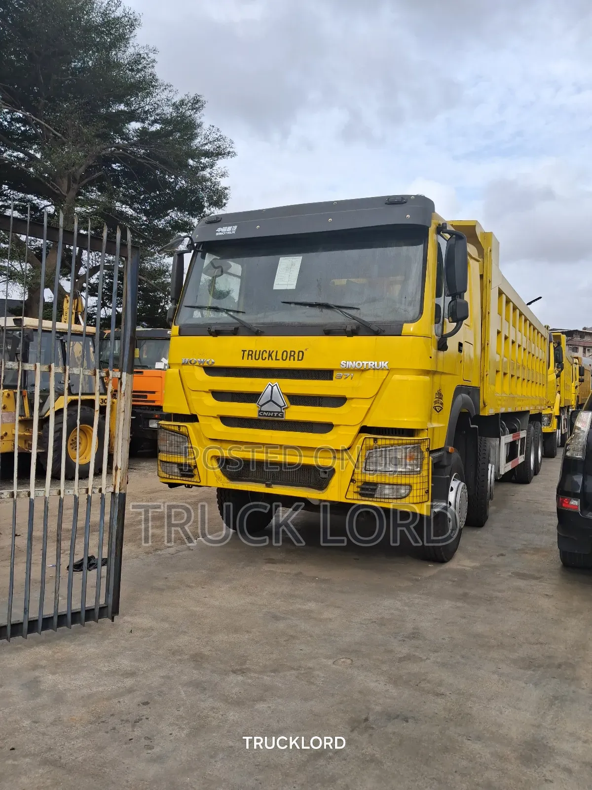 12tyres Howo Dump Truck