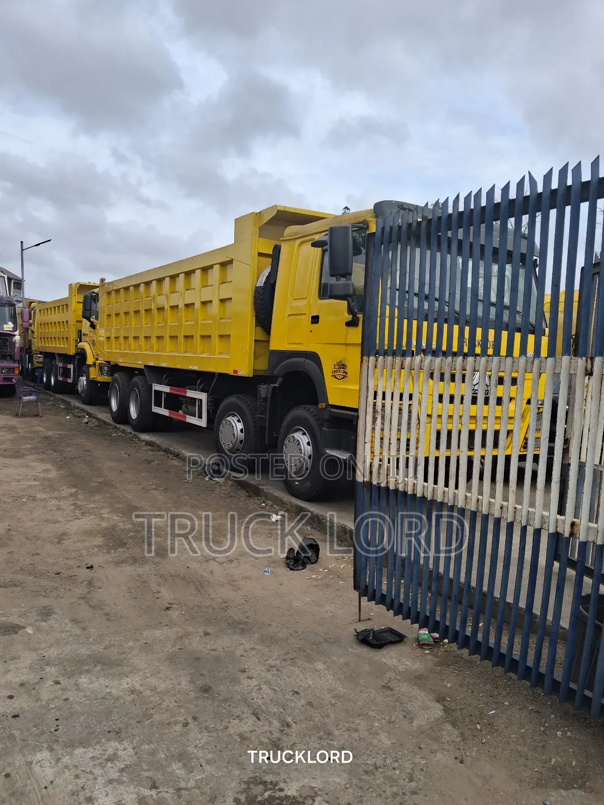 12tyres Howo Dump Truck