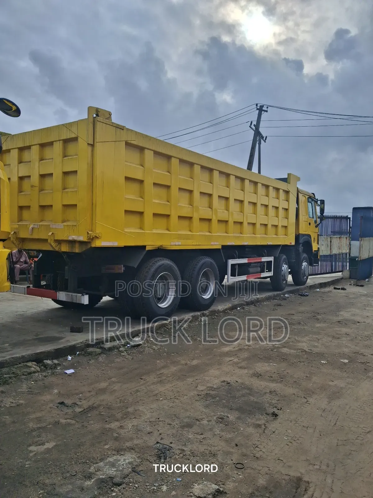 12tyres Howo Dump Truck