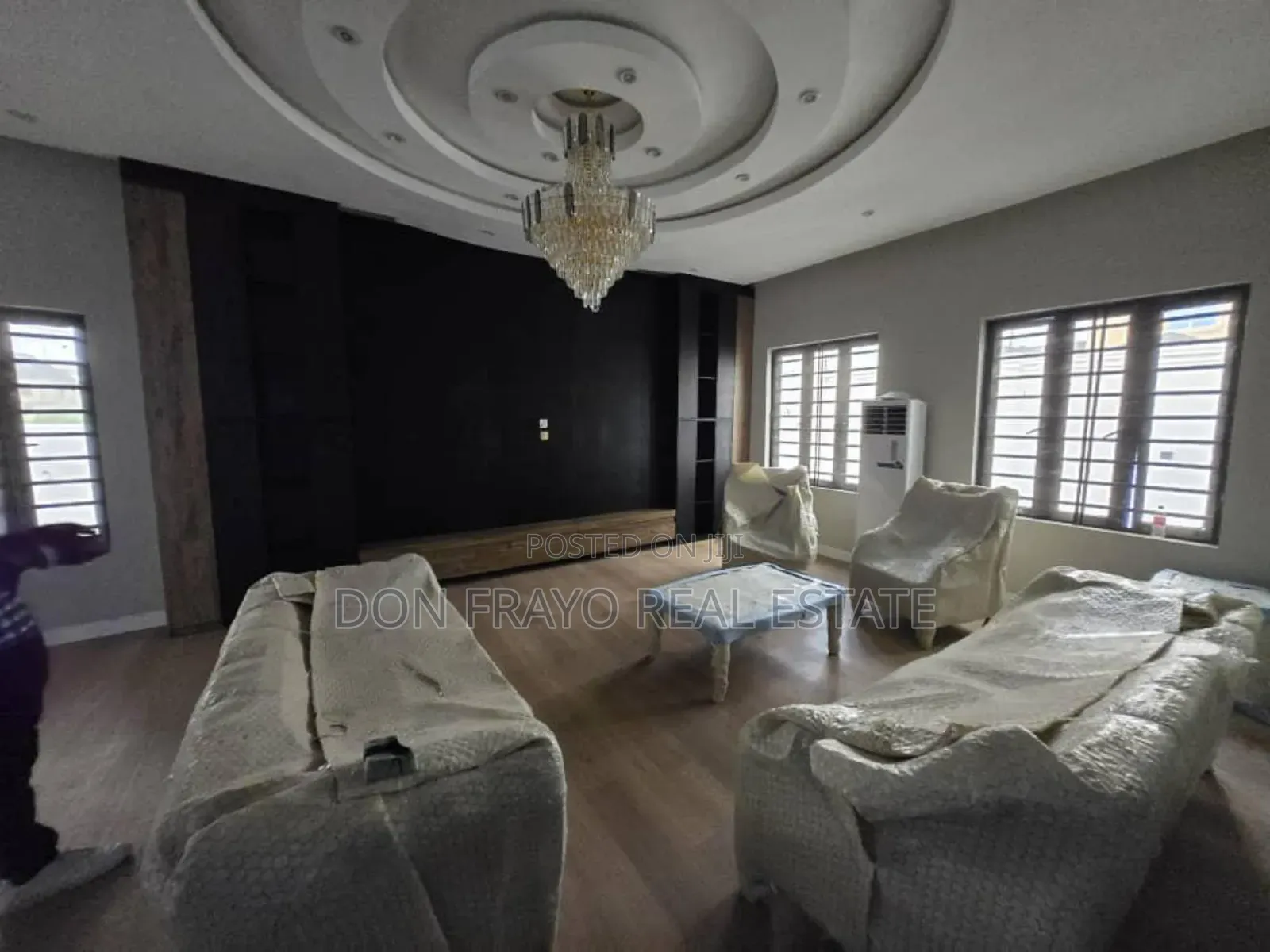 5bdrm Bungalow in Aiyegoro Estate, Akobo for sale