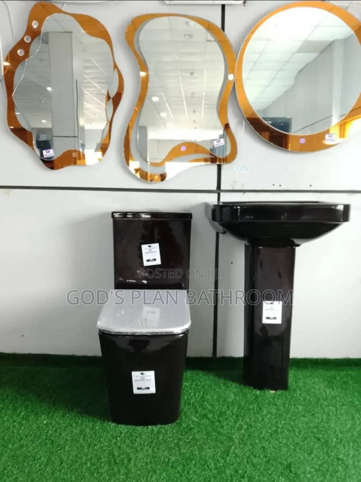Glossy Black Executive Wc