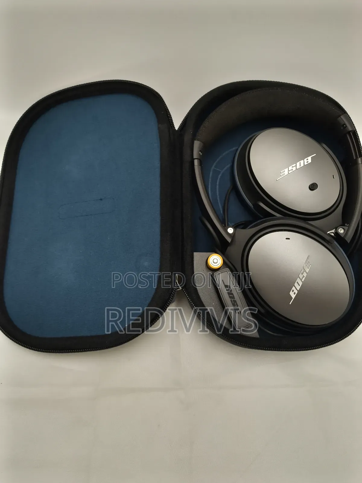 Bose Quietcomfort 25 (Qc25) - Wired Anc Headphones + Case