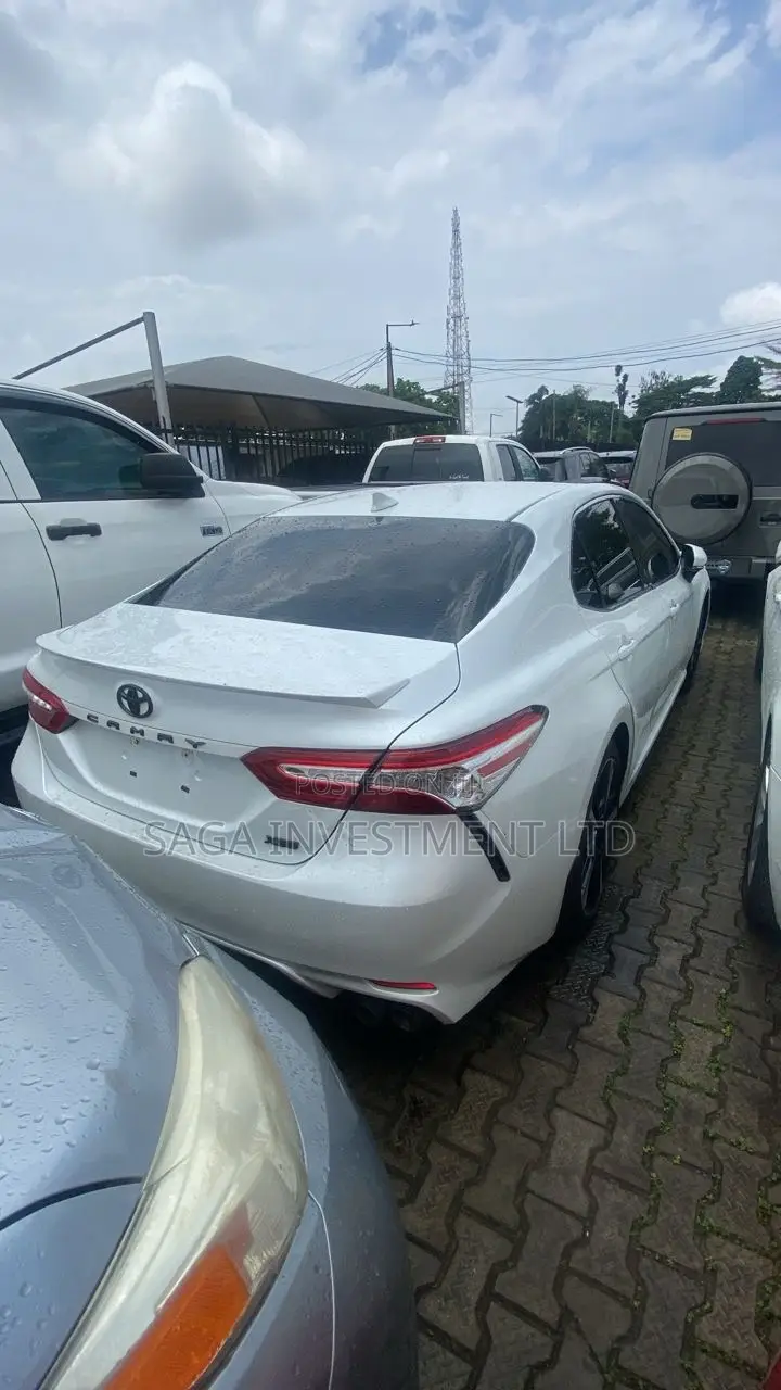 Toyota Camry XSE 2022 White
