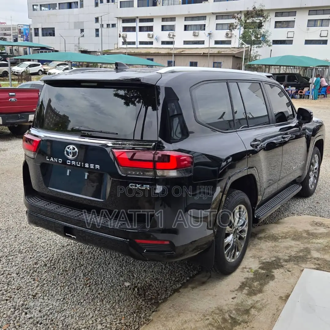 New Toyota Land Cruiser LC300 2025 Black