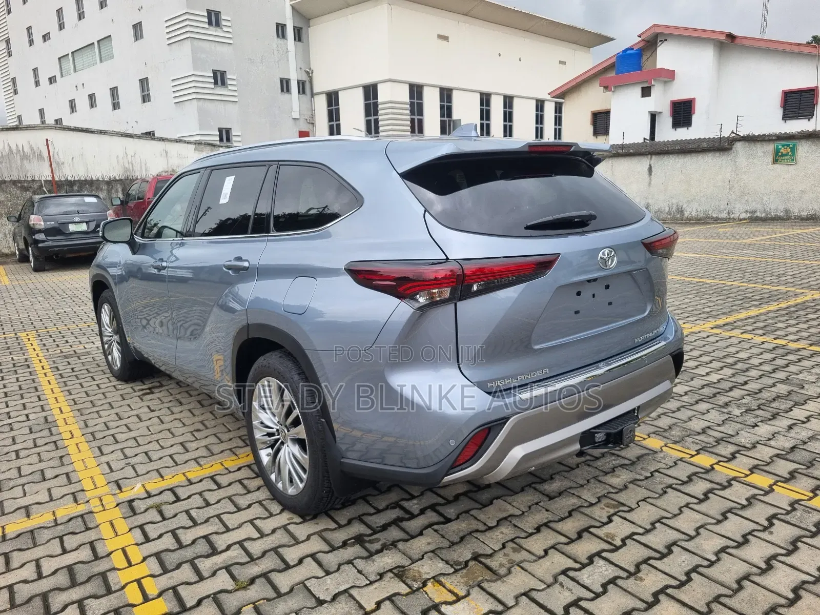 Toyota Highlander Platinum AWD 2024 Blue