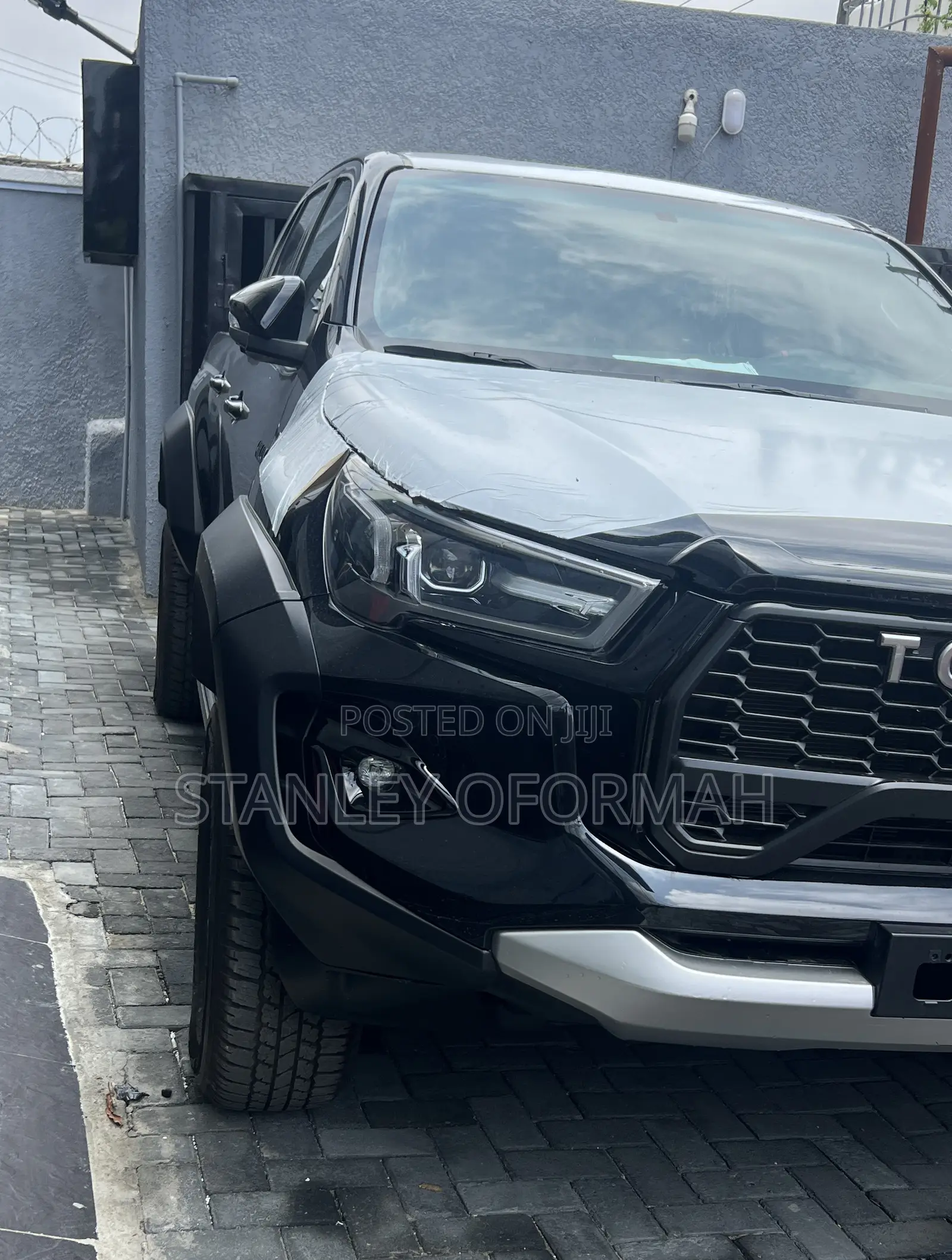 Toyota Hilux 2025 Black