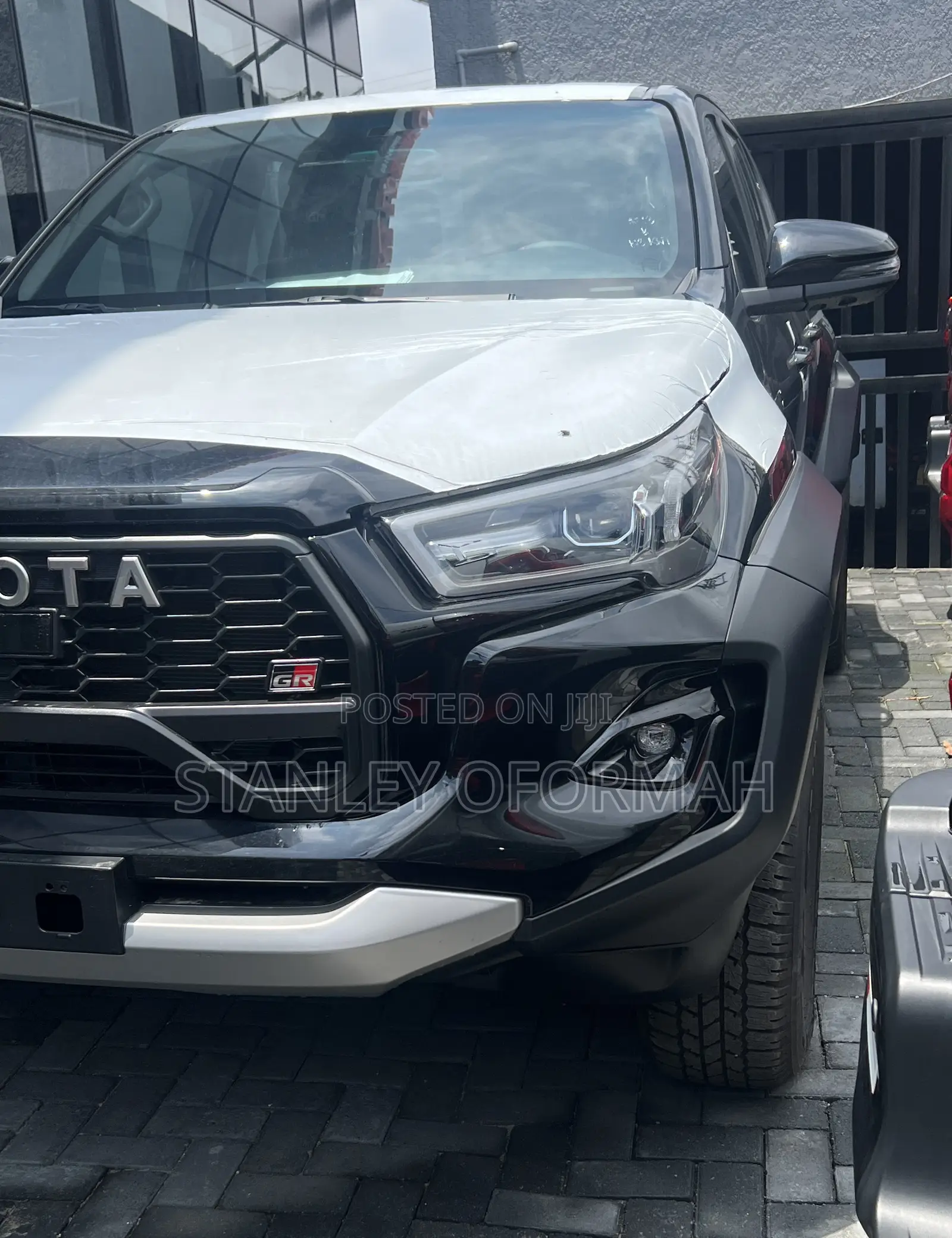 Toyota Hilux 2025 Black