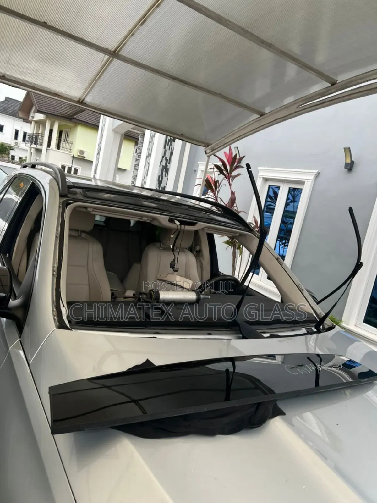 We Deliver All Mercedes Benze Windscreen Glass And Install