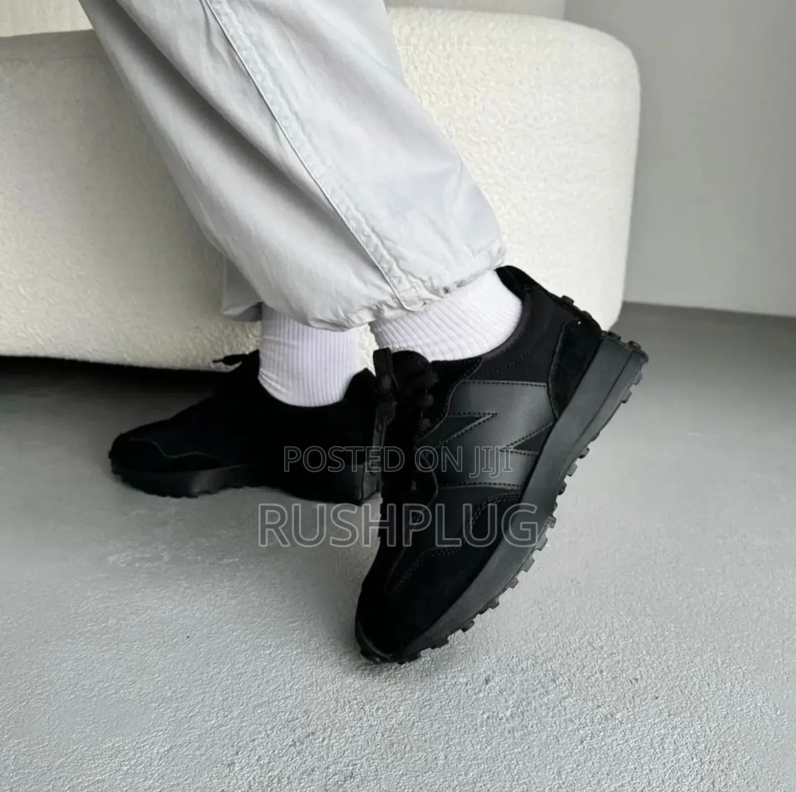 New Balance 327 Triple Black Sneakers