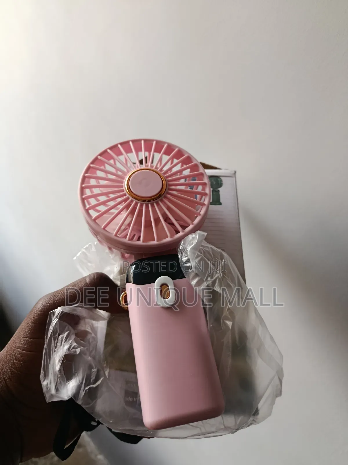 Mini Rechargeable Fan With Strong Wind Power And Phone Stand