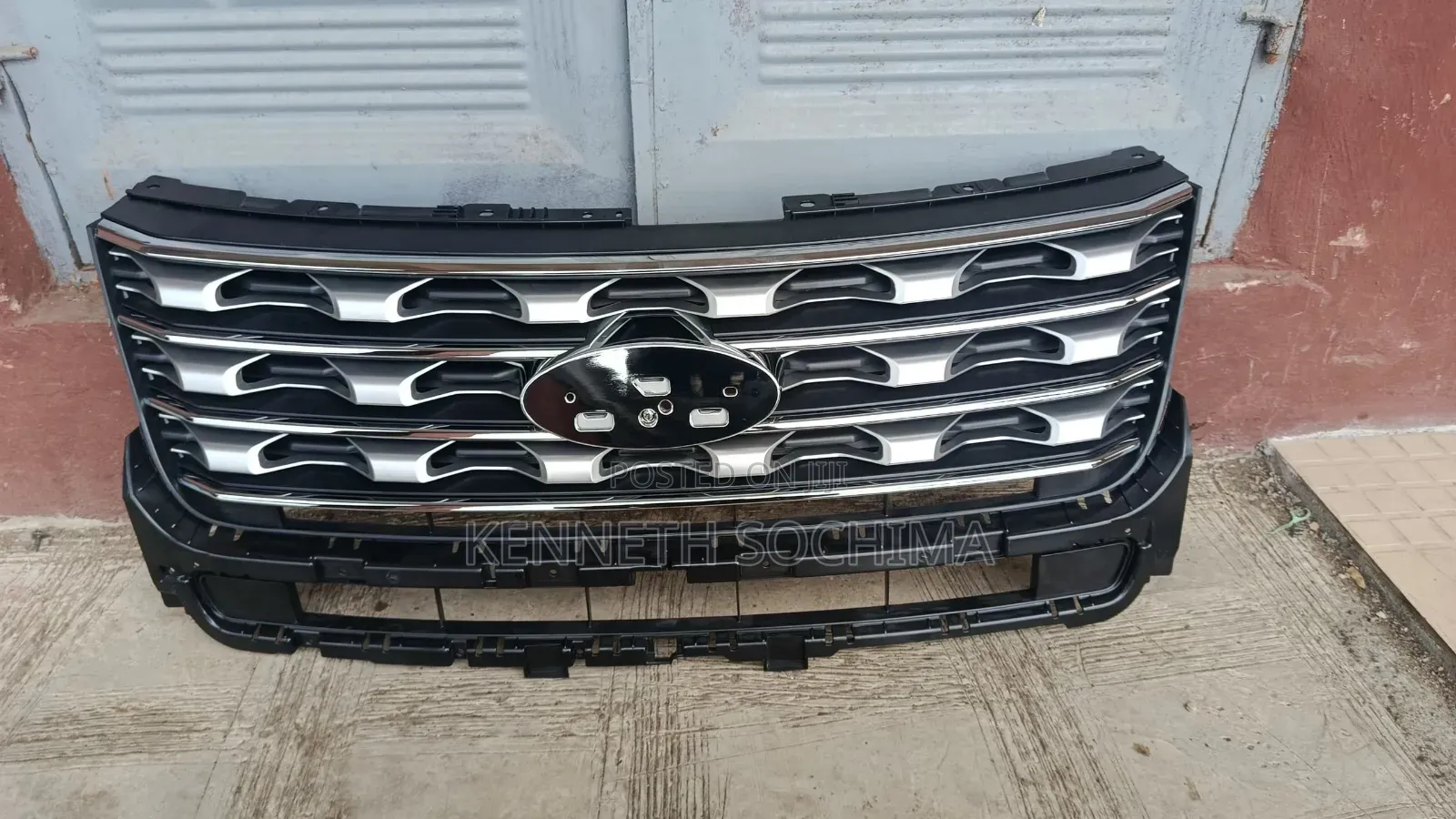 Front Grill Ford Explorer 2016