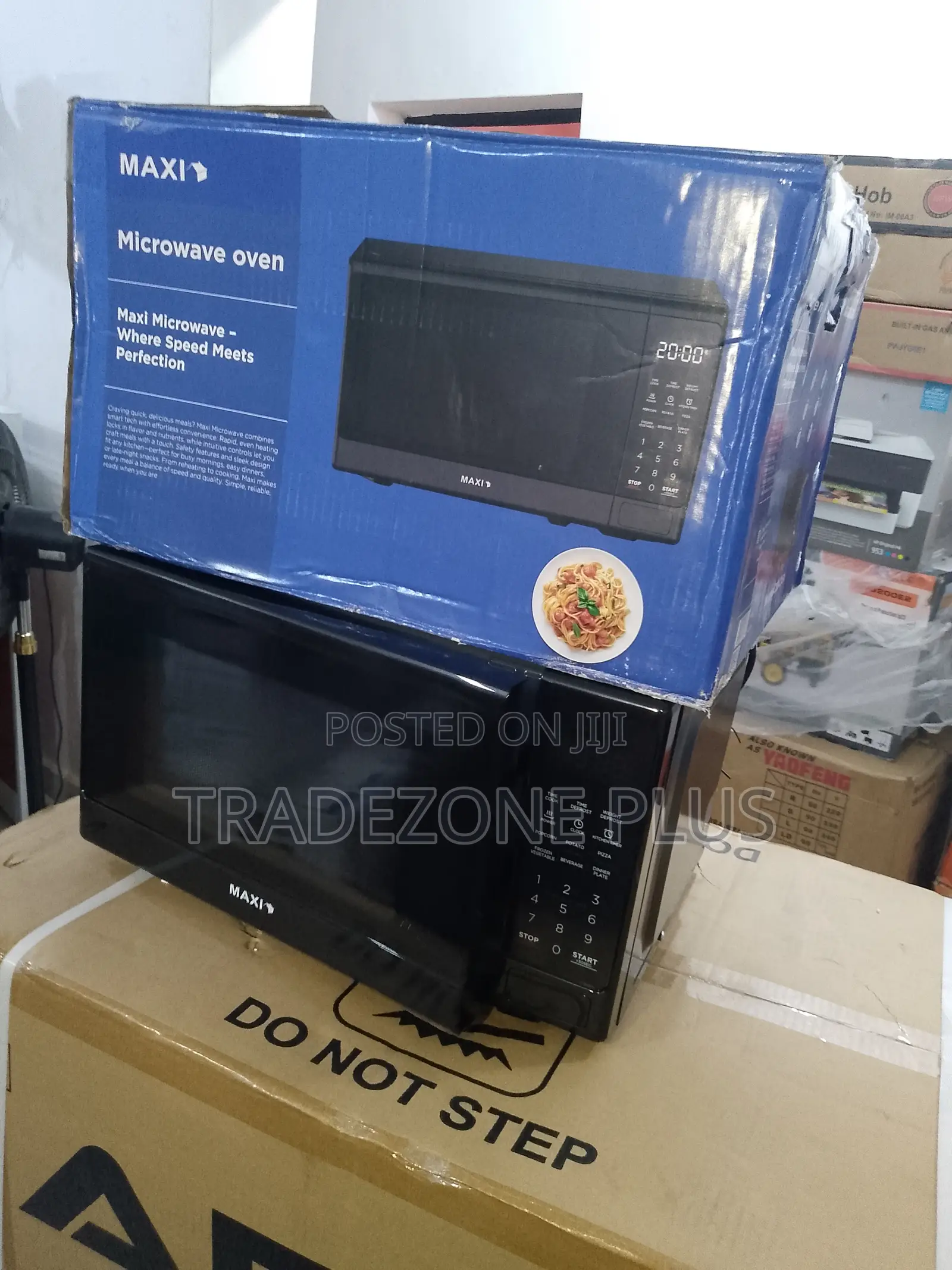 Compact Digital Microwave – 20l by Maxi